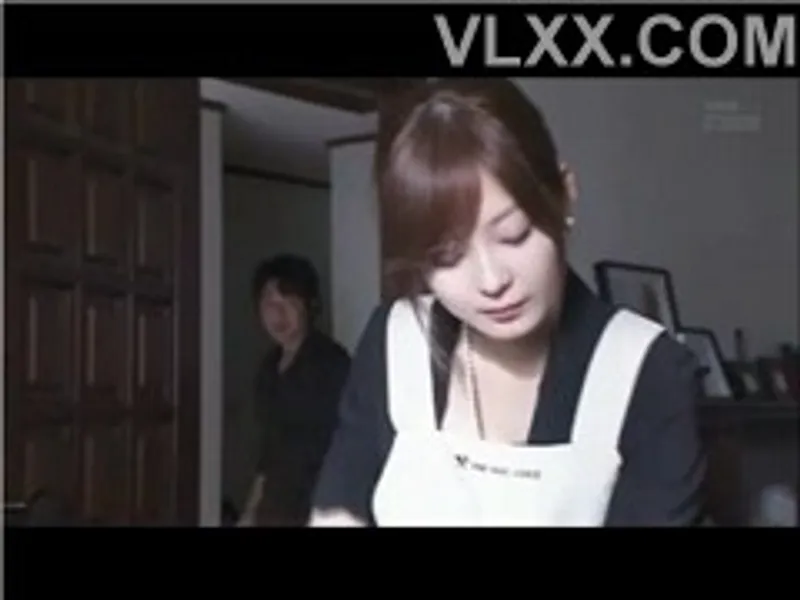 Anh xã đi công chuyện, vợ ở nhà bị anh rể cưỡng hiếp